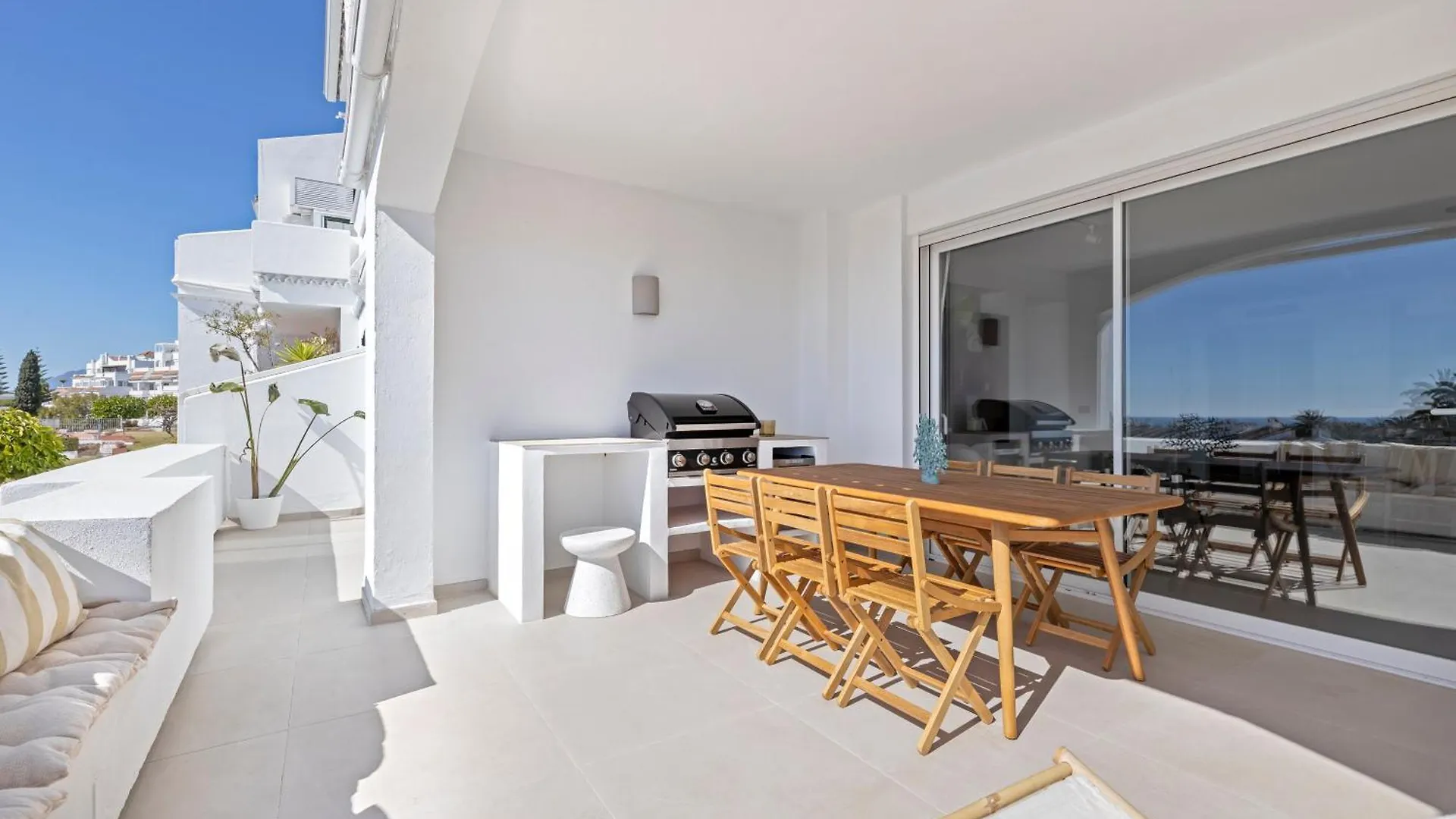 Marbella Banus Suites - Beautiful Modern Flat Sea Views 0*,