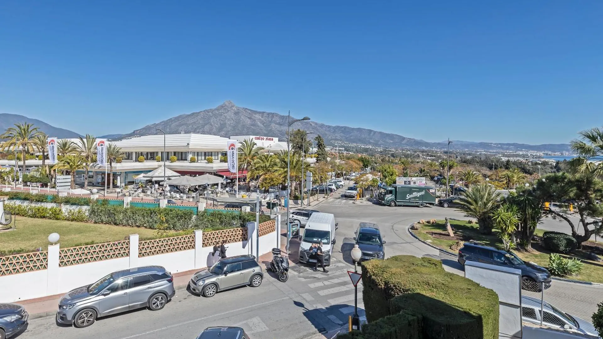 Marbella Banus Suites - Beautiful Modern Flat Sea Views